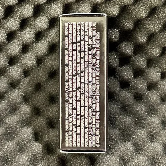 Laura Mercier Caviar Smoothing Matte Lipstick - Picture 4 of 10